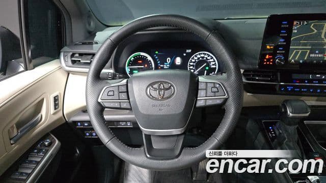 Toyota Sienna 2024 — Фото 12/20