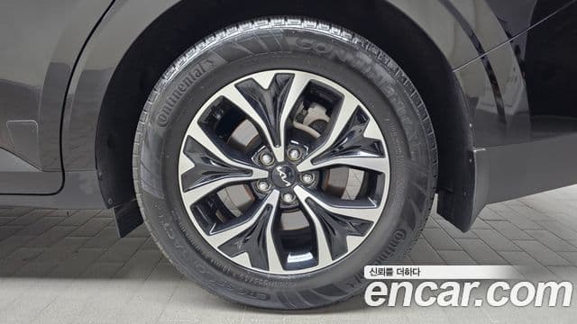 Kia Carnival 2023 — Photo 28/31