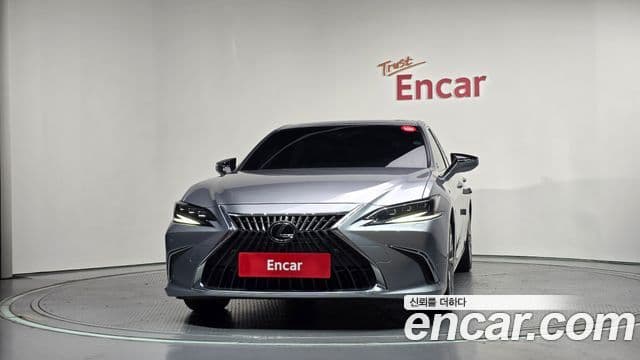 Lexus ES300h 2023 — Фото 3/20