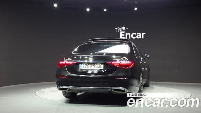 Mercedes-Benz S-Class 2022 — Photo 19/40