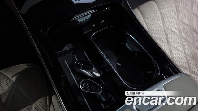 Mercedes-Benz S-Class 2022 — Photo 13/40
