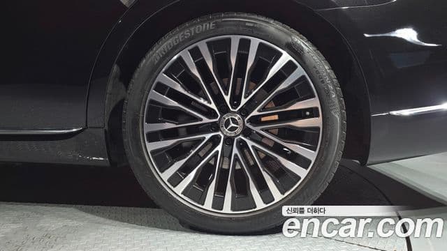 Mercedes-Benz S-Class 2022 — Photo 30/40