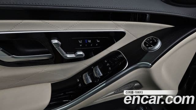 Mercedes-Benz S-Class 2022 — Photo 9/40
