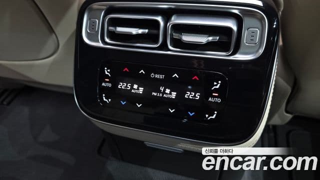 Mercedes-Benz S-Class 2022 — Photo 17/40