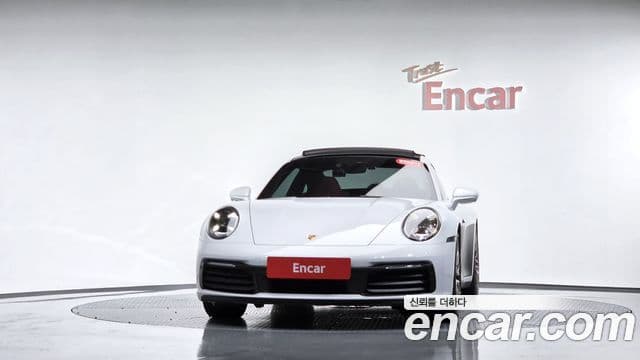 Porsche 911 2021 — ფოტო 30/37