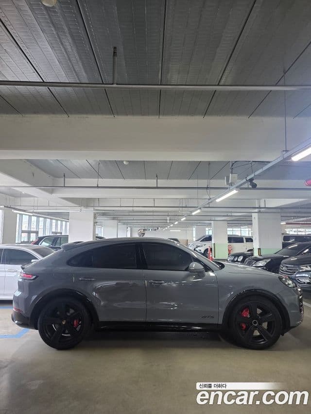 Porsche Cayenne 2025 — ფოტო 3/15
