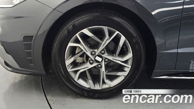 Hyundai Sonata Hybrid 2022 — Photo 18/30