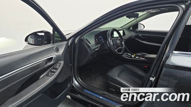 Hyundai Sonata Hybrid 2022 — Photo 6/30