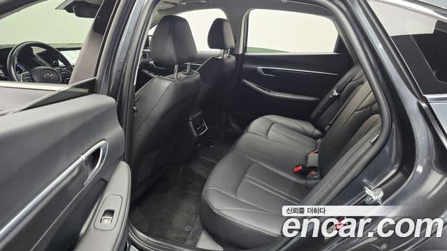 Hyundai Sonata Hybrid 2022 — Photo 9/30