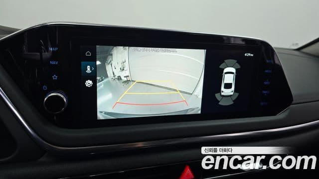 Hyundai Sonata Hybrid 2022 — Photo 28/30