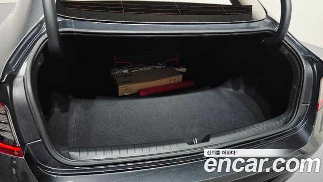 Hyundai Sonata Hybrid 2022 — Photo 13/30