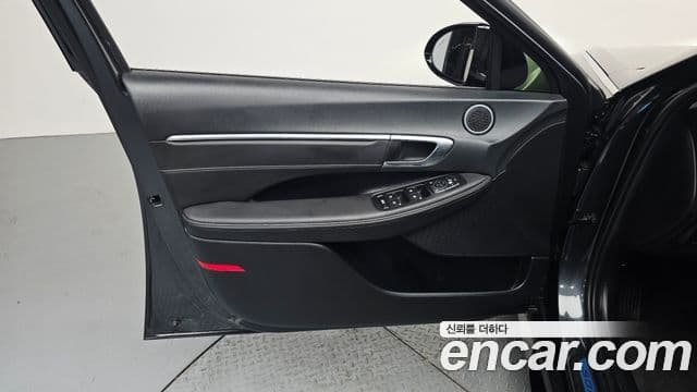 Hyundai Sonata Hybrid 2022 — Photo 2/30