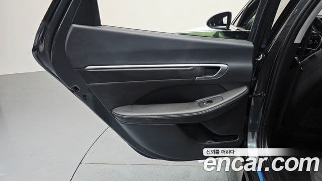 Hyundai Sonata Hybrid 2022 — Photo 20/30