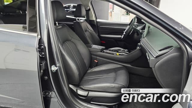 Hyundai Sonata Hybrid 2022 — Photo 8/30
