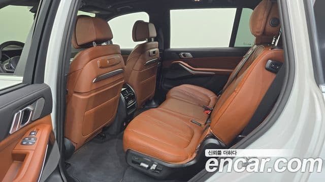 BMW X7 2026 — Photo 27/34