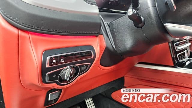 Mercedes-Benz G-Class 2021 — Photo 9/30