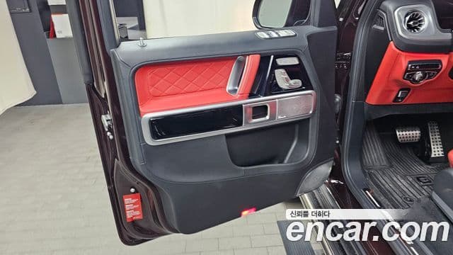 Mercedes-Benz G-Class 2021 — Photo 29/30