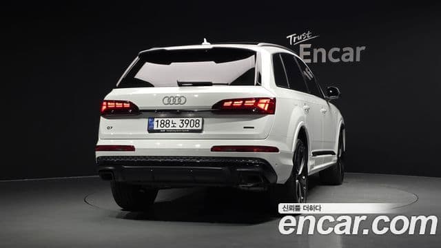 Audi Q7 2025 — ფოტო 19/20