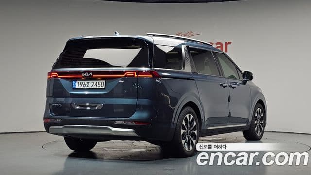 Kia Carnival 2023 — Фото 2/20