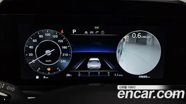 Kia Carnival 2023 — Фото 8/20