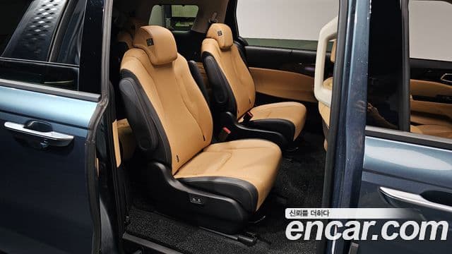 Kia Carnival 2023 — Фото 12/20