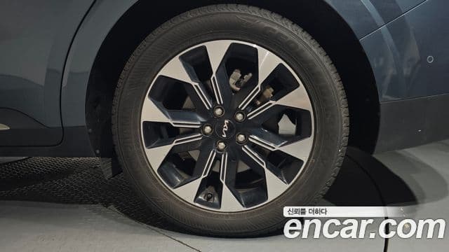 Kia Carnival 2023 — Photo 26/36