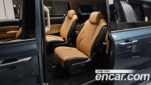 Kia Carnival 2023 — Photo 29/36