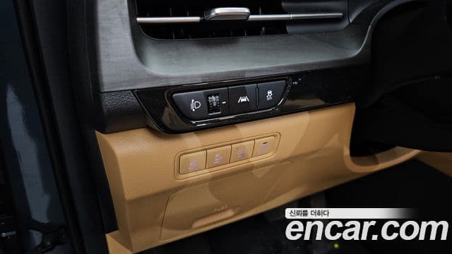 Kia Carnival 2023 — Photo 16/36
