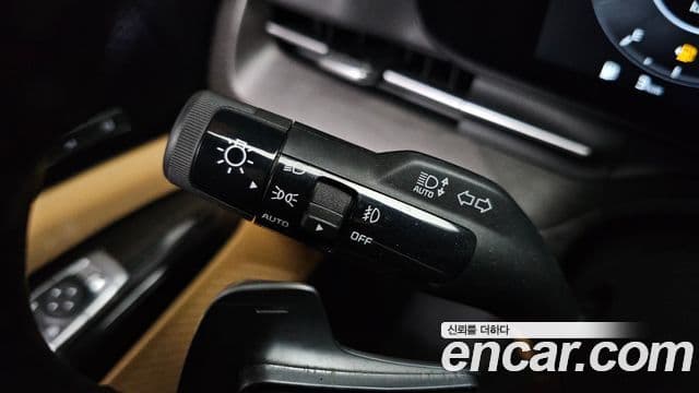 Kia Carnival 2023 — Photo 10/36