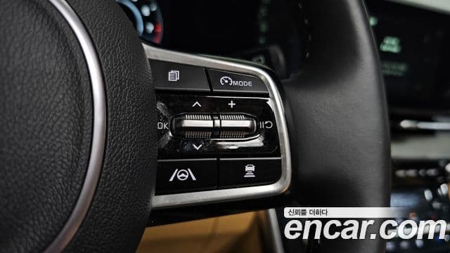 Kia Carnival 2023 — Photo 24/36