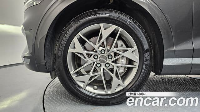 Genesis GV70 2023 — ფოტო 8/38