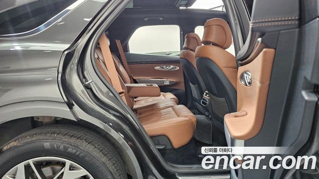 Genesis GV70 2023 — ფოტო 30/38