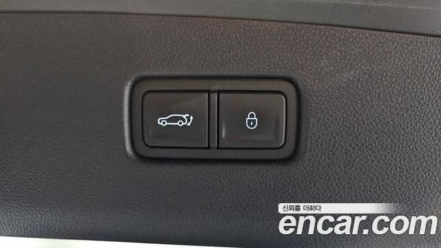 Genesis GV70 2023 — ფოტო 23/38