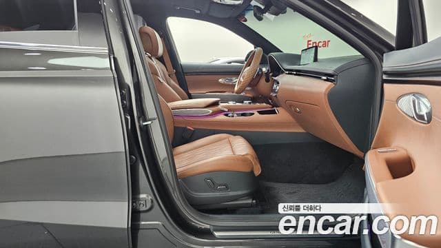 Genesis GV70 2023 — ფოტო 19/38