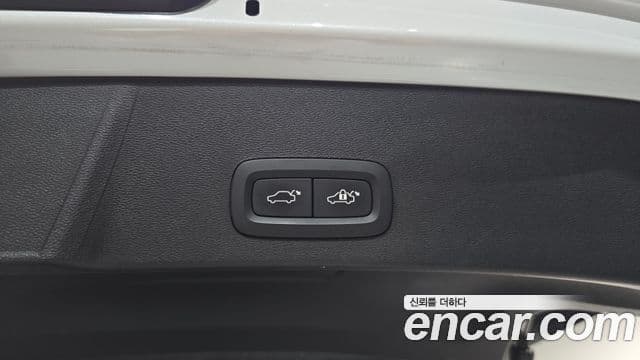 Volvo XC40 2020 — Фото 20/20