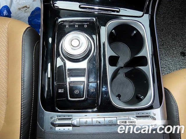 Kia Carnival 2022 — ფოტო 13/20