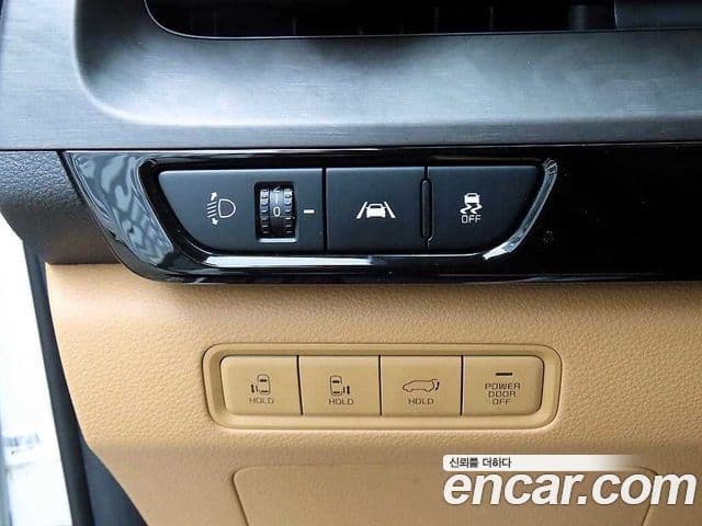 Kia Carnival 2022 — ფოტო 10/20