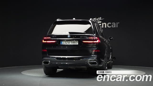 BMW X7 2025 — Photo 28/34