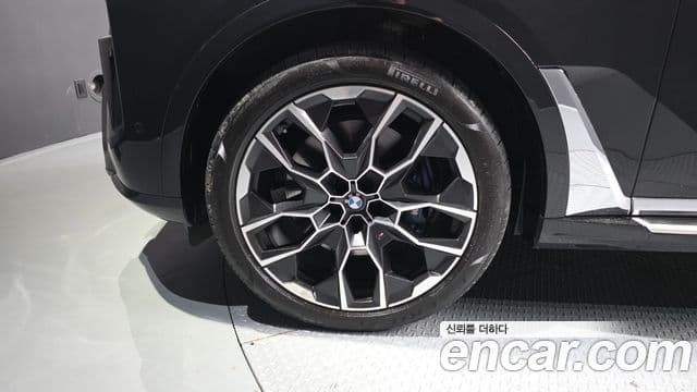 BMW X7 2025 — Photo 20/34