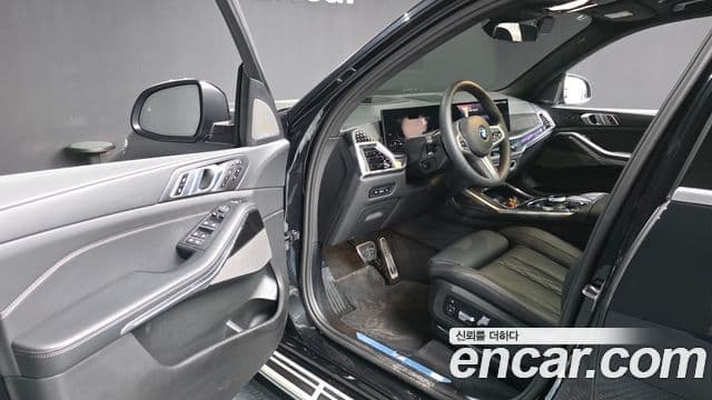BMW X7 2025 — Photo 22/34
