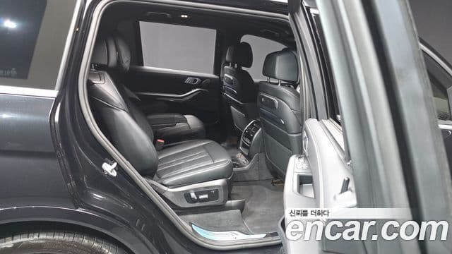 BMW X7 2025 — Photo 23/34