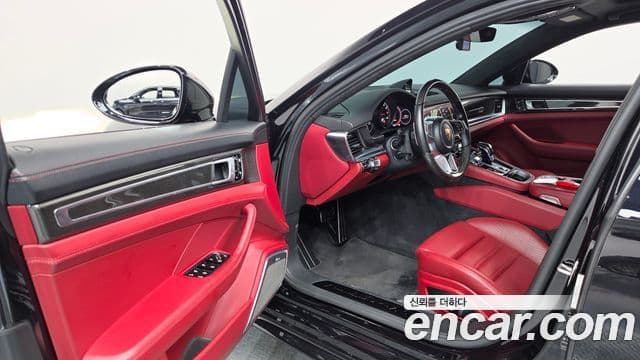 Porsche Panamera 2020 — Photo 26/39