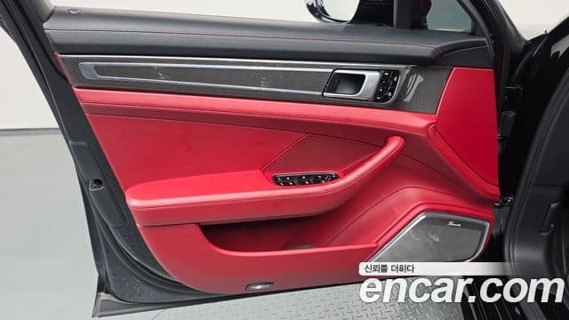 Porsche Panamera 2020 — Photo 15/39