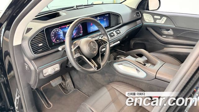 Mercedes-Benz GLE-Class 2025 — Photo 10/20