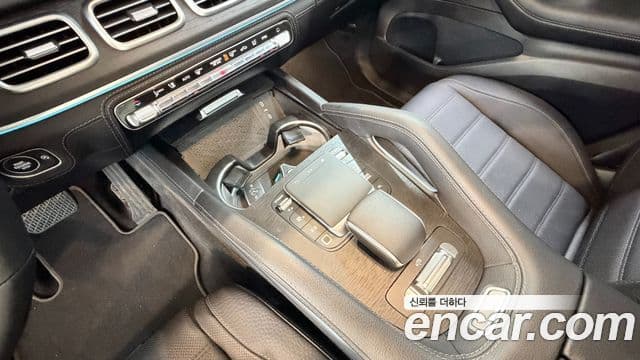 Mercedes-Benz GLE-Class 2025 — Photo 16/20