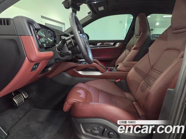 Porsche Cayenne 2025 — Photo 12/20