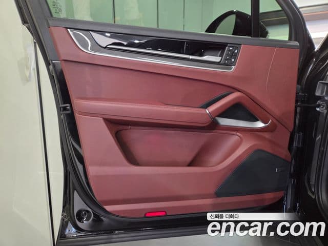 Porsche Cayenne 2025 — Photo 4/20