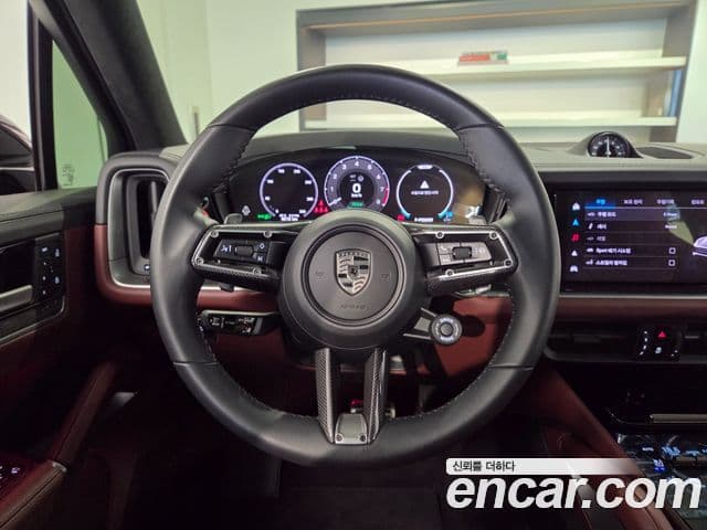 Porsche Cayenne 2025 — Photo 19/20