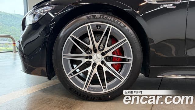 Mercedes-Benz AMG GT 2025 — Photo 4/20