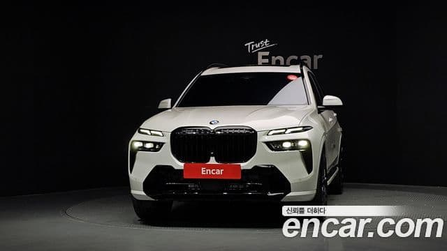 BMW X7 2025 — Photo 29/36